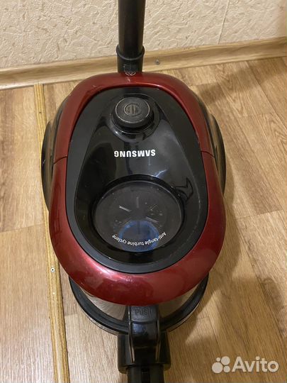 Пылесос с контейнером Samsung