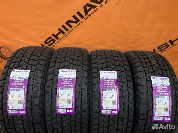 Tourador Winter Pro TSS1 255/45 R19 103U