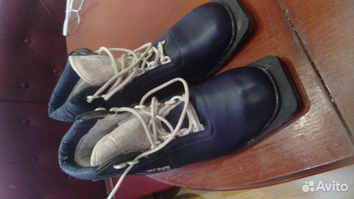Продам лыжные ботинки