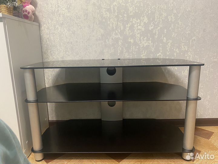 Стеклянная тумба под тв