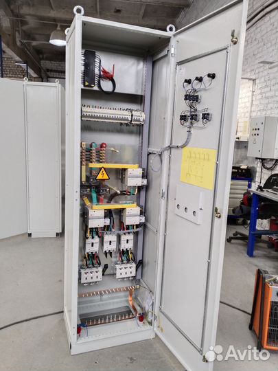 Шкаф автоматического ввода резерва авр