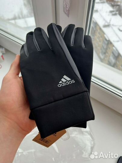 Спортивные перчатки adidas