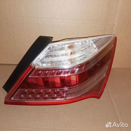 Фонарь задний правый Honda Legend KB2 33500sjaj01