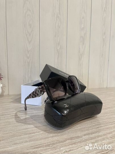 Солнцезащитные очки chanel