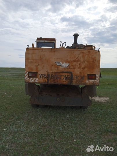 Колёсный экскаватор Уралвагонзавод ЭО-33211 Тагильчанин, 2001