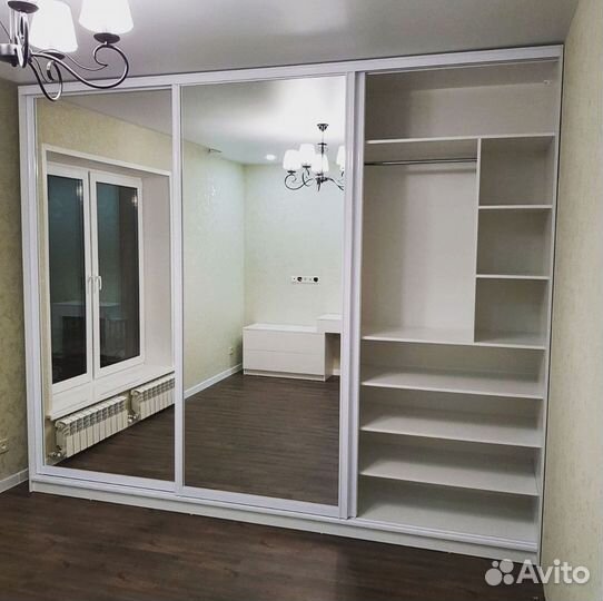 Шкаф купе с зеркалом