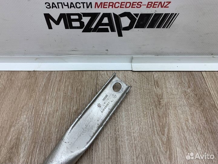 Распорка стоек правая Mercedes X253 GLC 253