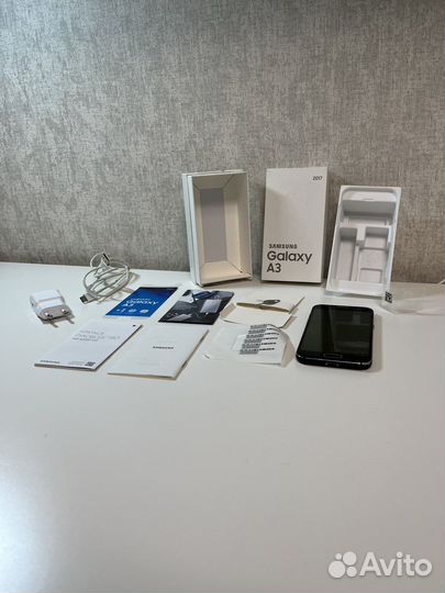 Телефон самсунг а3 2017