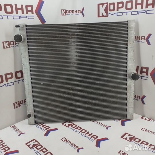 Радиатор двигателя BMW X5 E70