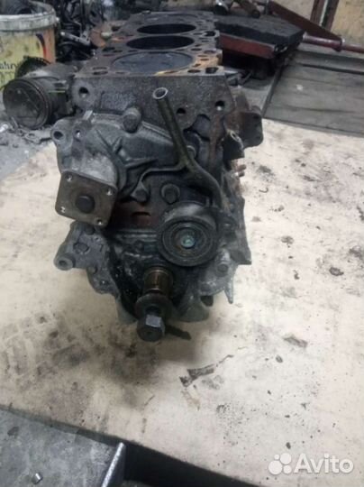 Блок цилиндров Nissan Primera 11