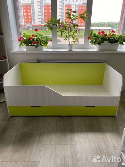 Кровать детская с матрасом и Шкаф Купе В Наличии