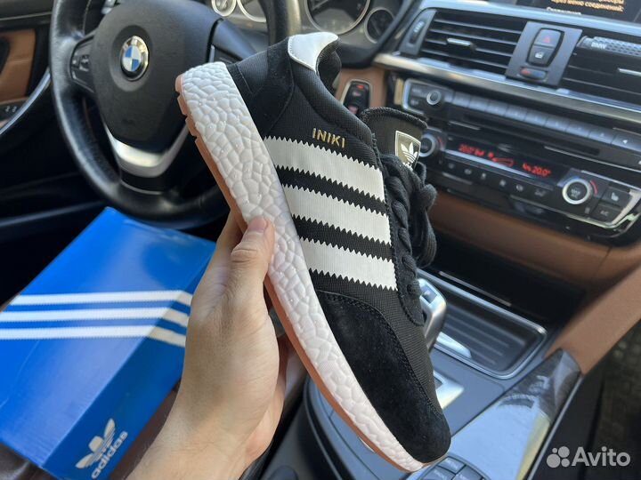 Кроссовки Adidas Iniki