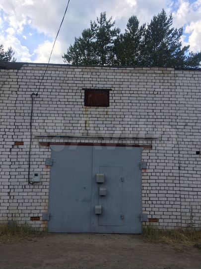 Гараж, > 30 м²