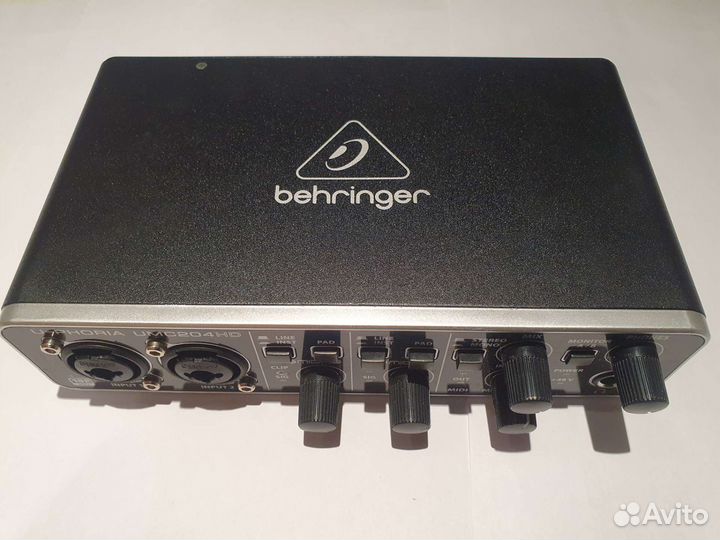 Микшерный пульт Behringer euphoria umc204hd