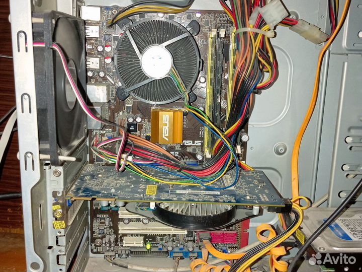 Материнская плата с процессором и памятью