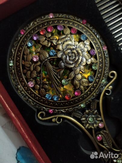 Подарочный набор/зеркало и гребень