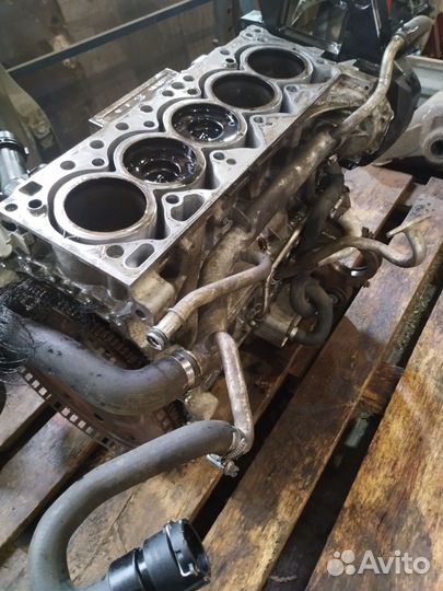 Запчасти на volvo xc70