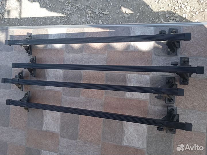 Багажник на крышу авто остались 2 штуки