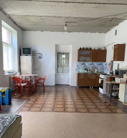 Дом 205 м² на участке 5,5 сот.