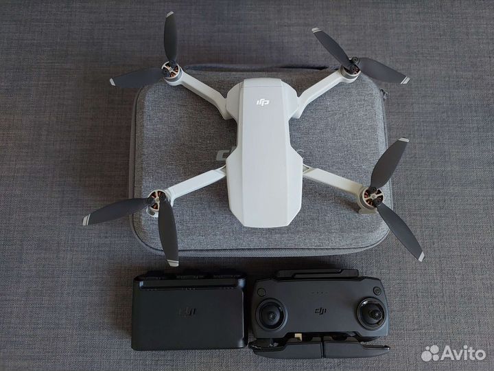 Квадрокоптер DJI Mavic Mini Combo