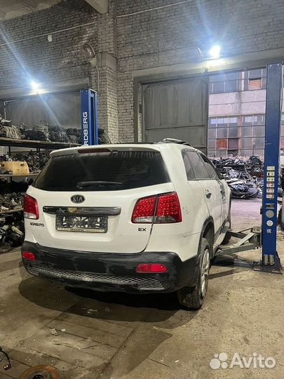 В разборе Киа Соренто 2 двс 2.4 G4KE АКПП 4WD год