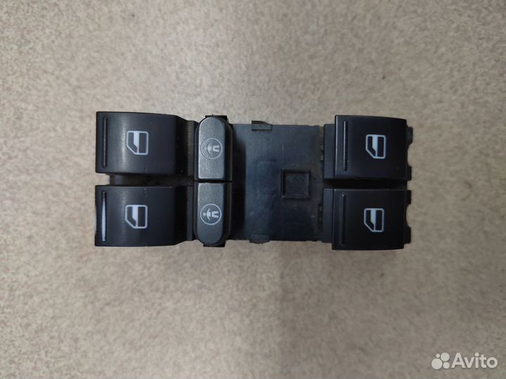 Блок кнопок стеклоподъёмников VW Touareg GP