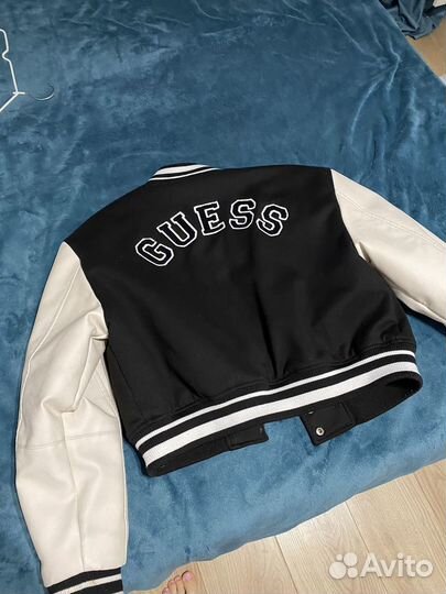 Бомбер женский guess