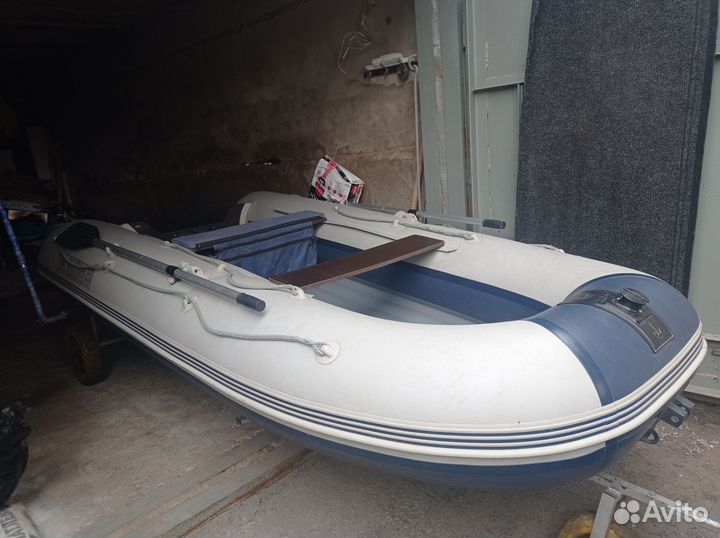 Лодка Флагман 350