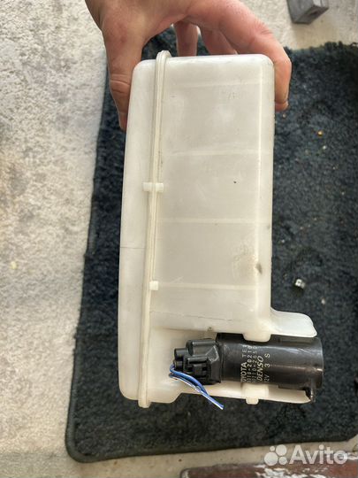 Бачок омывателя Toyota gx100