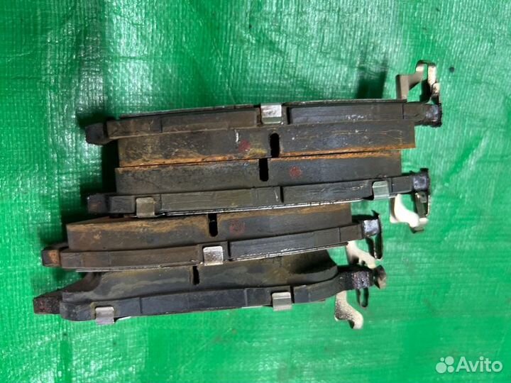 Тормозные колодки переднее Nissan Note E13 HR12DE