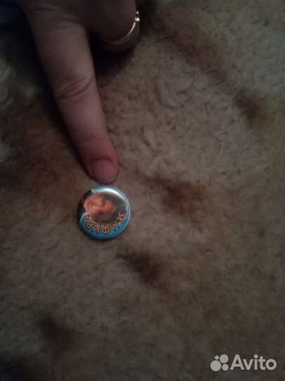 Значки Демо и Земфира