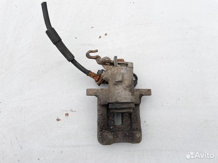 Суппорт задний левый Volkswagen Golf 5