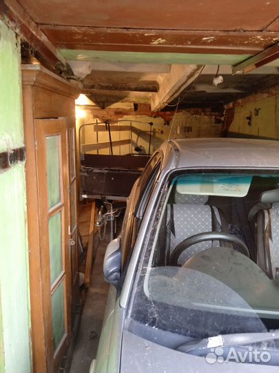 Продам кирпичный гараж 21кв