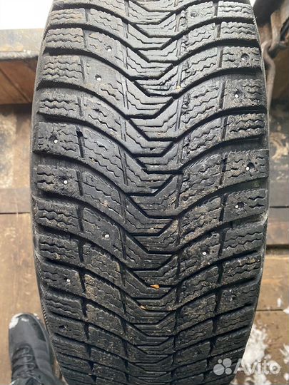 Michelin X-Ice North 3 215/65 R16