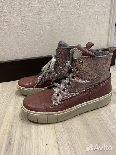 Ботинки для девочки 33 р