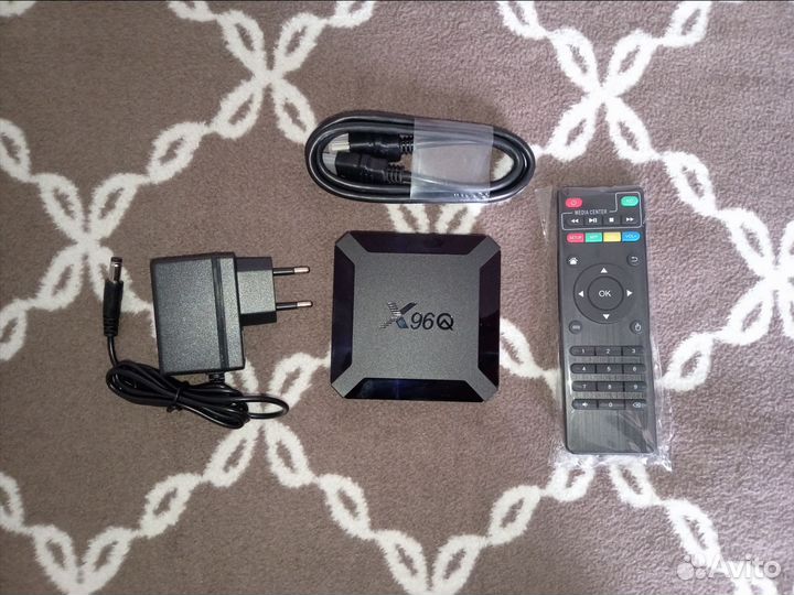 Новенький смарт тв box x96q