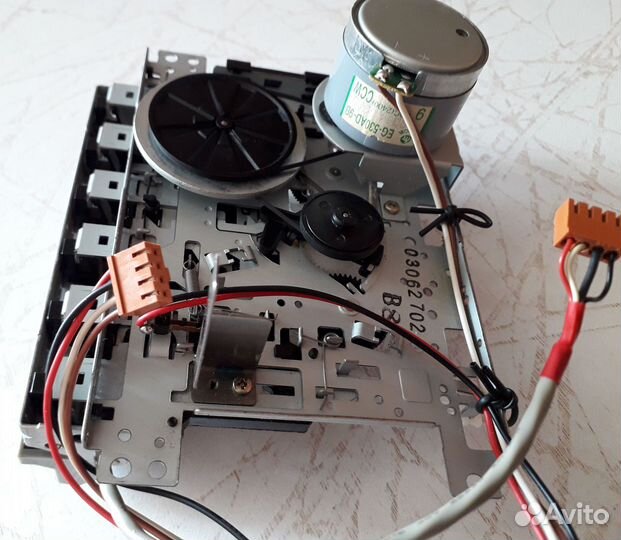 Лентопротяжный механизм LG