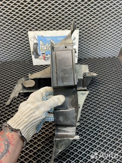 Дифузор вентилятора радиатора Audi A4B5