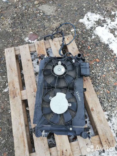 Радиатор охлаждения двс Toyota avensis