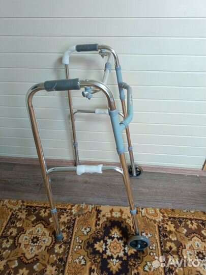 Ходунки для взрослых шагающие