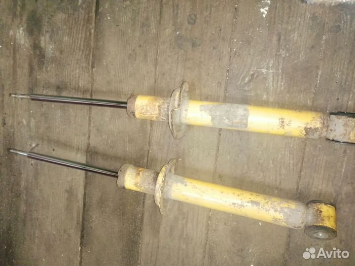 Стойки задние ваз 2110