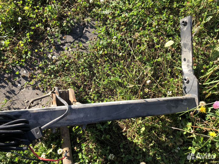 Штатный фаркоп Volkswagen Passat B6