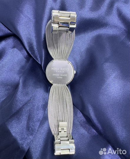 Nina ricci часы