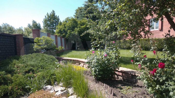 Коттедж 1200 м² на участке 60 сот.