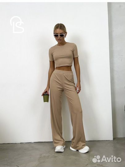 Новый костюм размер 42