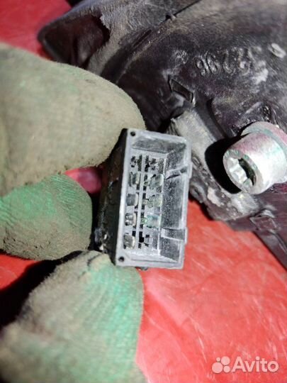 Зеркало правое Audi A6 седан ALF 2.4I 1998