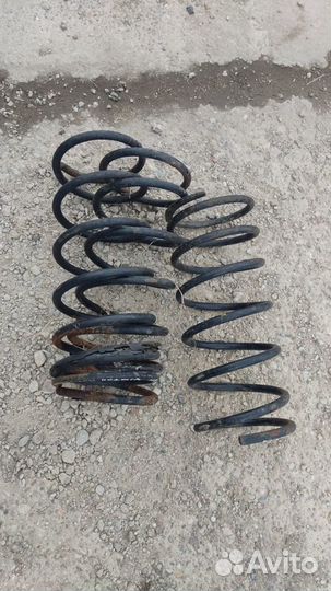 Пружины передние Mitsubishi Pajero.Паджеро