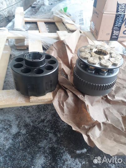 Качающий узел Hitachi zx250lc-3