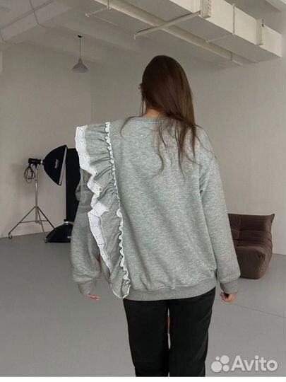 Свитшот с воланами