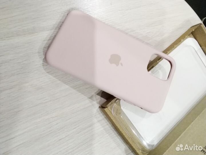 Чехол на iPhone 11 pro и защитное стекло